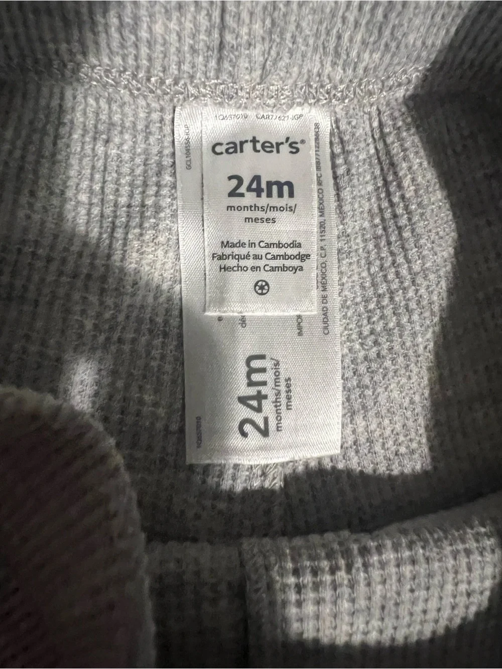 Carter’s Two-Piece Waffle Knit Short Set in Light Gray Size 24 Months